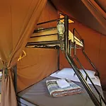 Huttopia Κάμπινγκ *