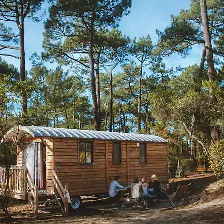 Huttopia אתר קמפינג ארסשון