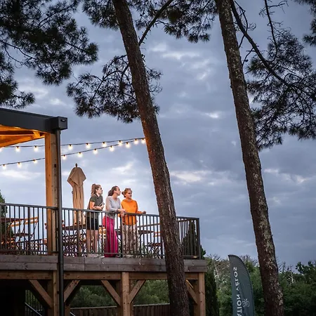 キャンプ場 Huttopia